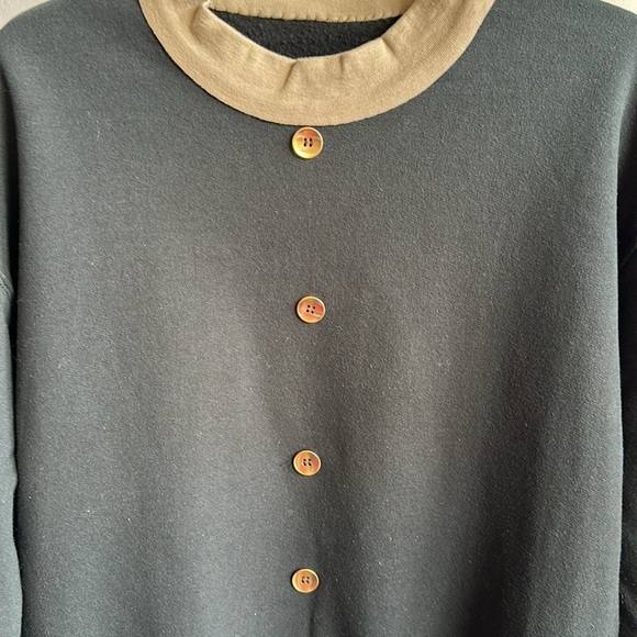 Customized black sweatshirt with added buttons, collar, and sleeve ends, size L - Picture 5 of 7